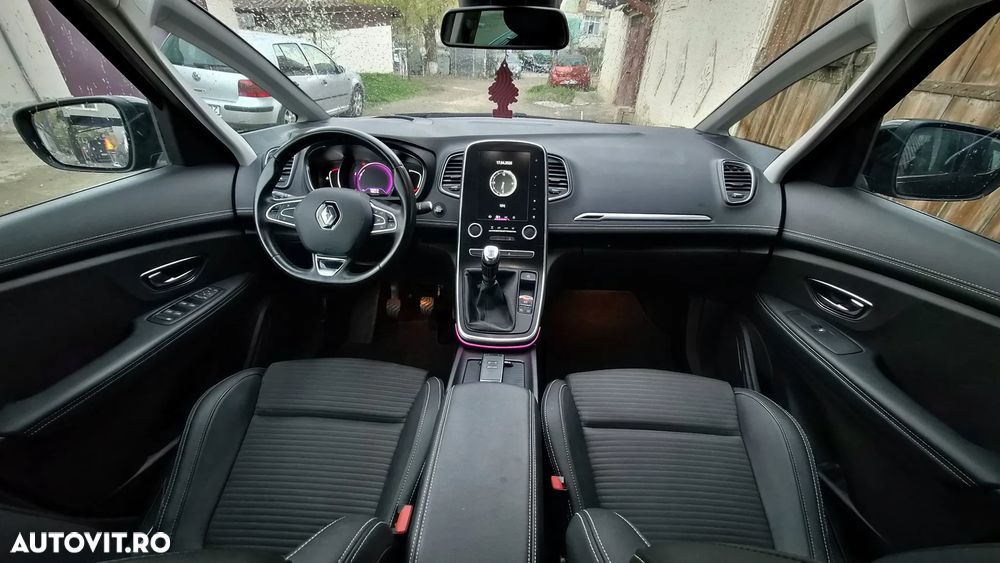 Renault Grand Scenic - 14