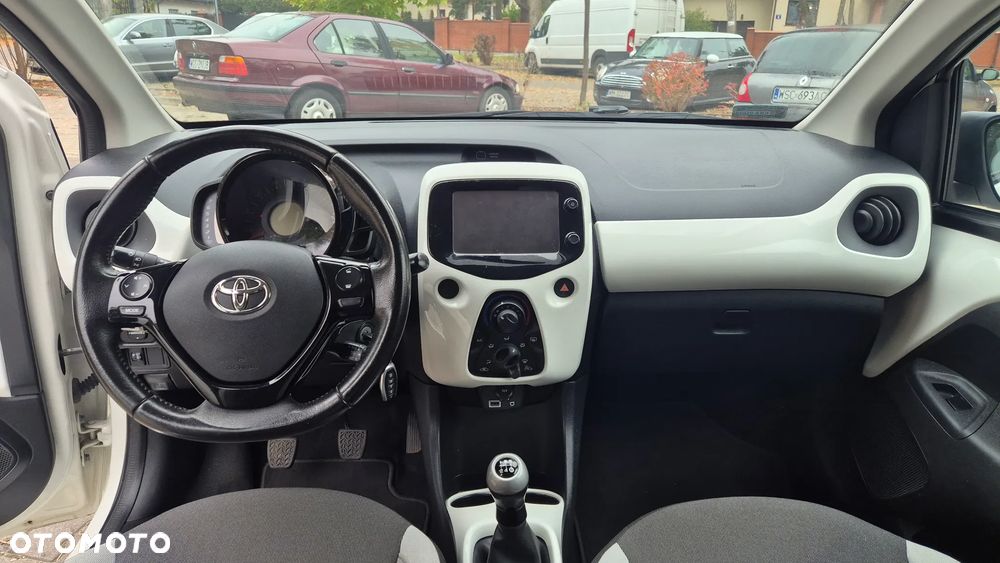 Toyota Aygo x-play - 14