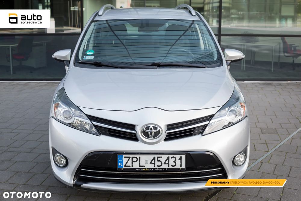 Toyota Verso 1.8 Premium 7os - 3