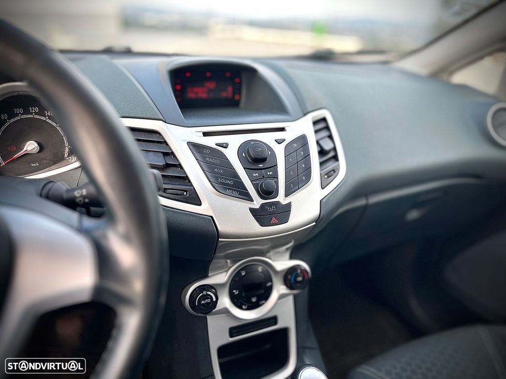 Ford Fiesta 1.25 Techno - 6