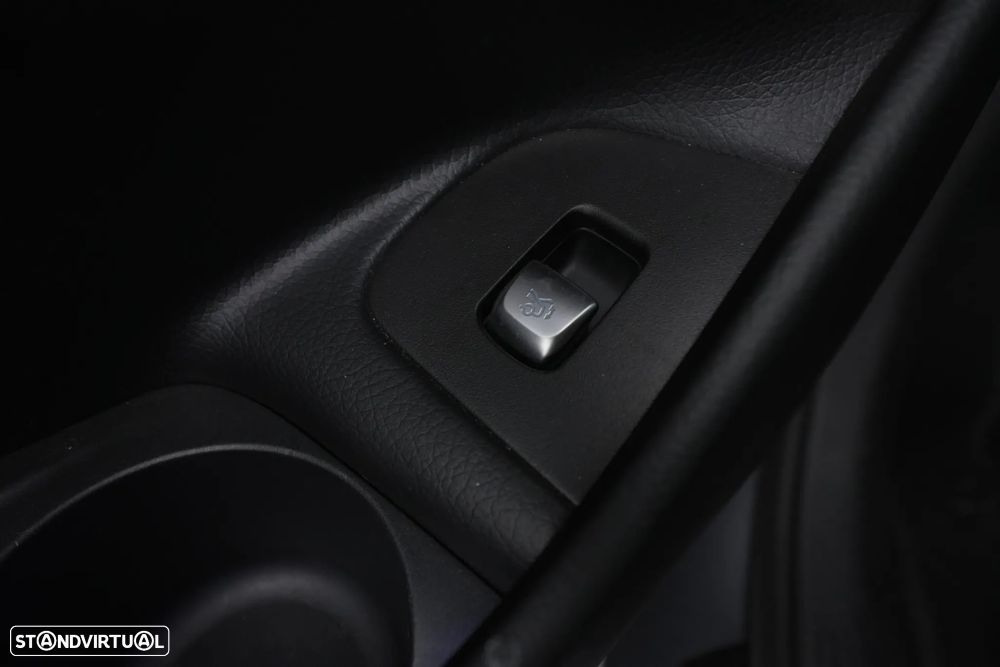 Mercedes-Benz E 300 de AMG Line - 29