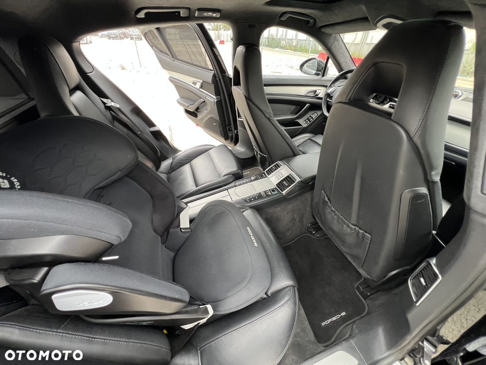 Porsche Panamera - 26