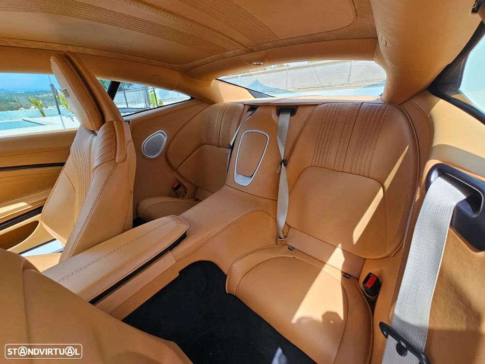 Aston Martin DB11 Coupé V12 AMR - 7