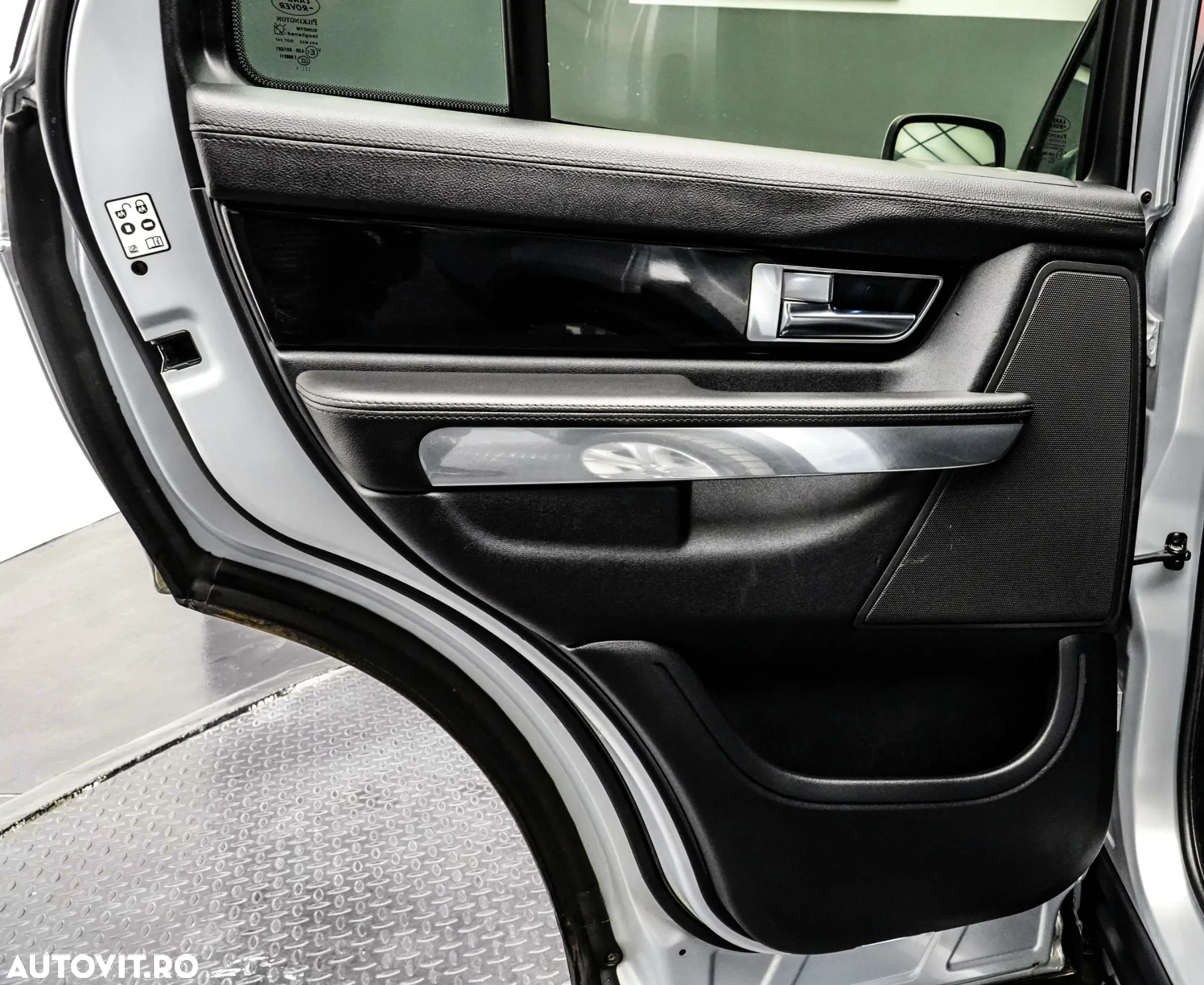 Land Rover Range Rover Sport 3.0 TDV6 - 31