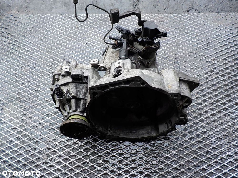 VOLKSWAGEN BORA 1.8 TB SKRZYNIA BIEGÓW DYN - 1
