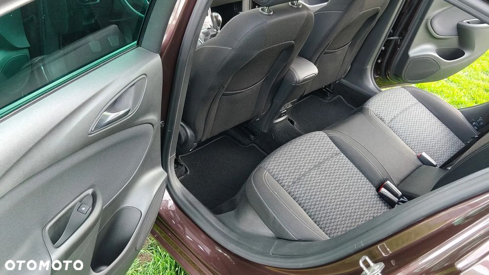 Opel Astra 1.4 Turbo Innovation - 24