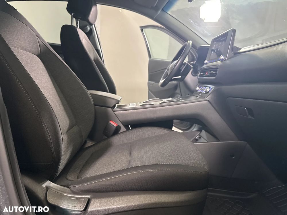 Hyundai KONA - 12