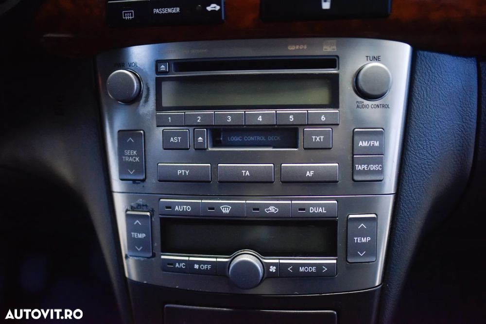 Toyota Avensis 2.2 D-4D Executive - 10