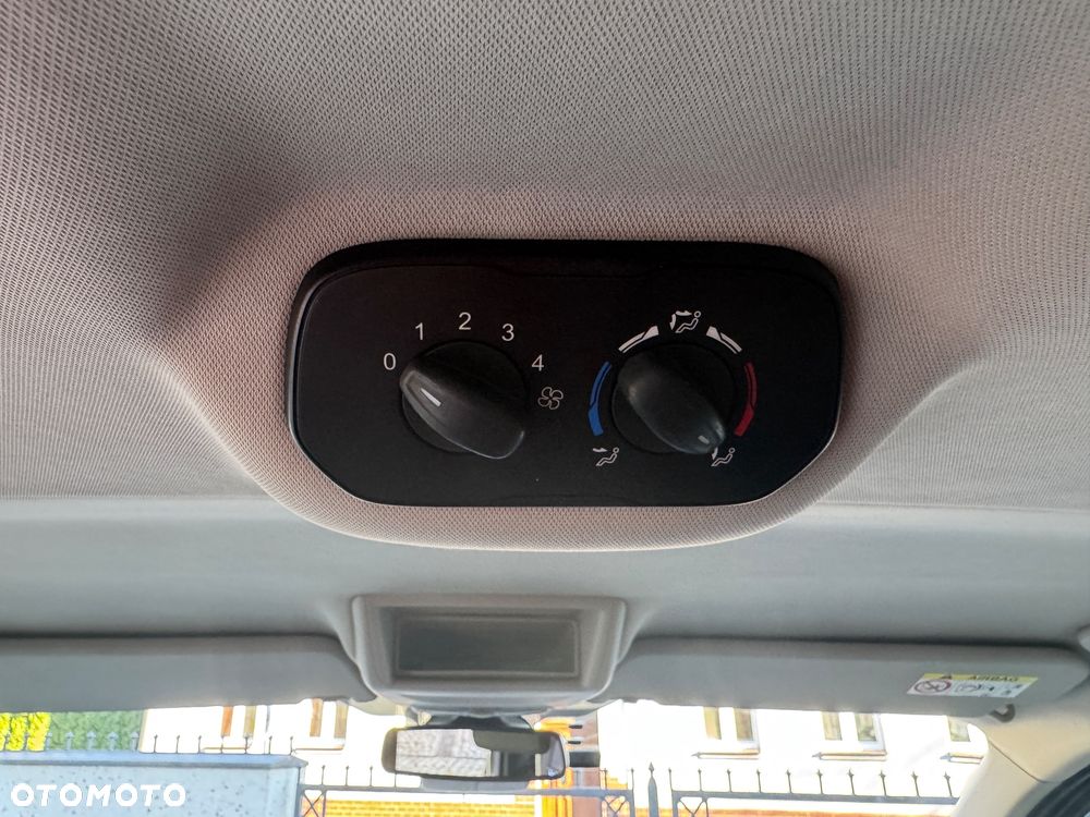 Ford Tourneo Custom - 14