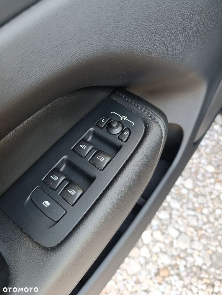 Volvo XC 60 B4 D Momentum Pro - 18