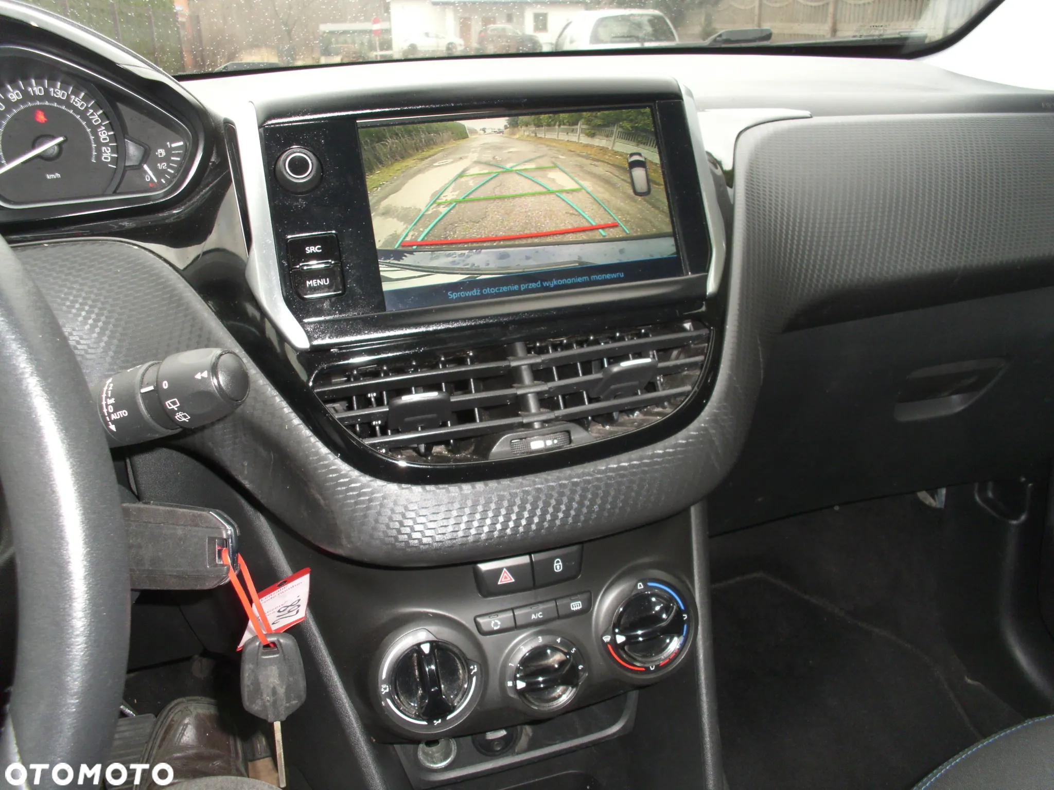 Peugeot 208 1.2 PureTech GPF Allure S&S - 23