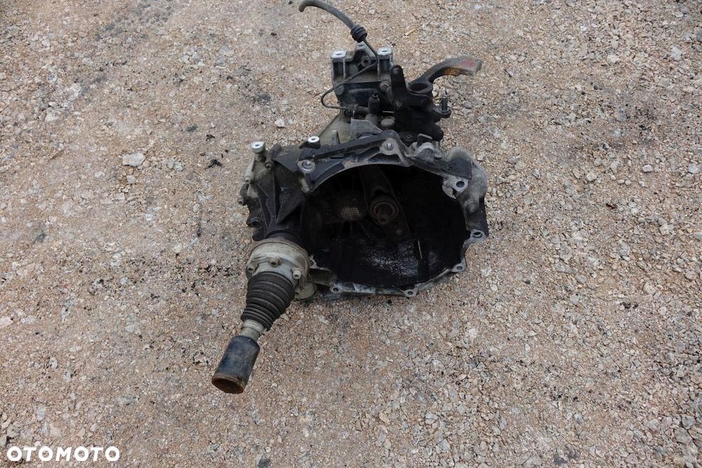 SKRZYNIA BIEGÓW MANUALNA VOLKSWAGEN  GOLF V 5  FVH - 2