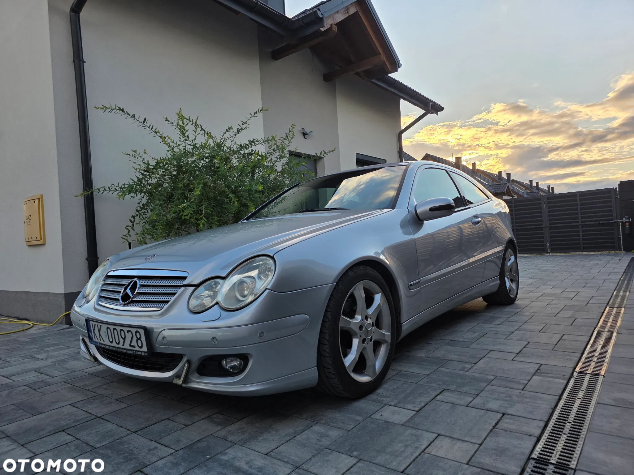 Mercedes-Benz Klasa C 230 Sportcoupe Sport Edition - 14