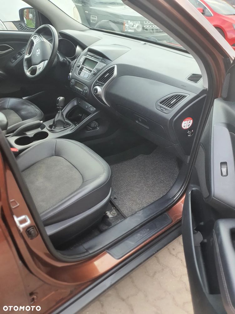 Hyundai ix35 1.6 2WD Fifa World Cup Edition - 6