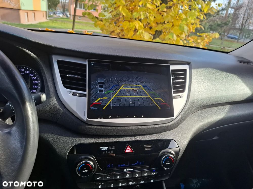 Hyundai Tucson 2.0 CRDI BlueDrive Comfort 2WD - 19