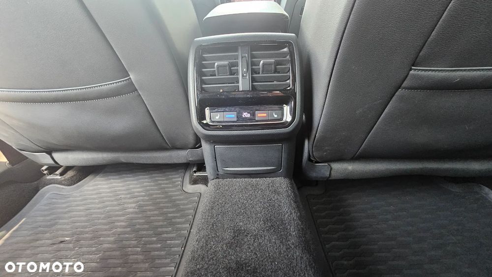 Volkswagen Arteon 2.0 TDI R-Line DSG - 10