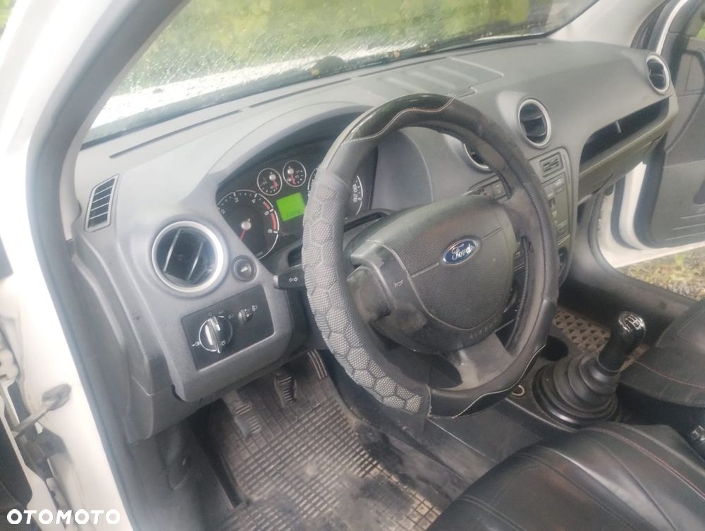 Ford Fusion - 7