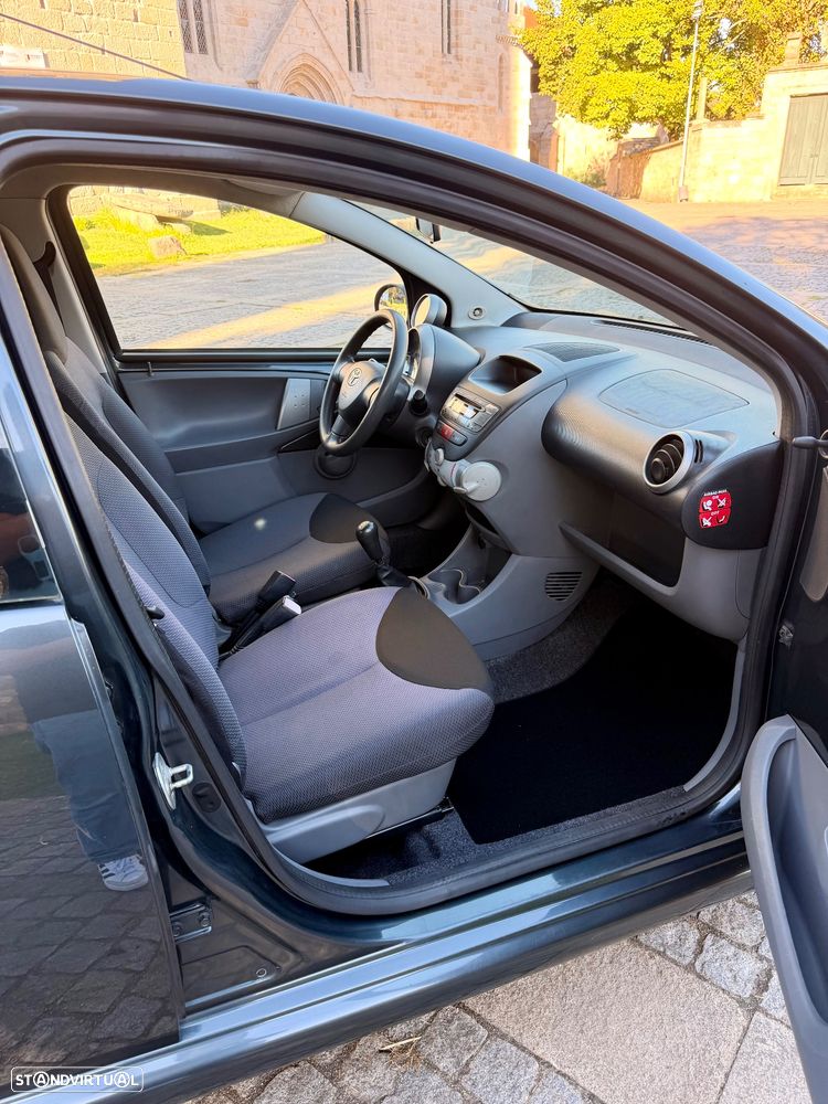 Toyota Aygo 1.0 + AC - 17