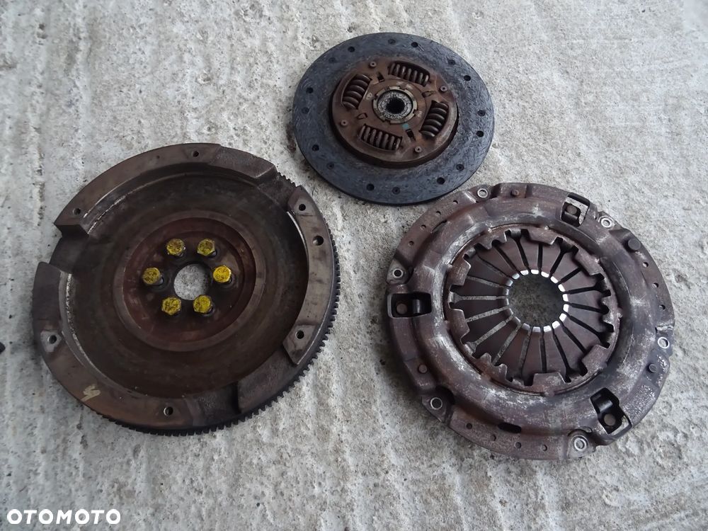 SPRZĘGŁO KOŁO SZTYWNE DOCISK 1,8 A18XER OPEL ZAFIRA C ASTRA CHEVROLET