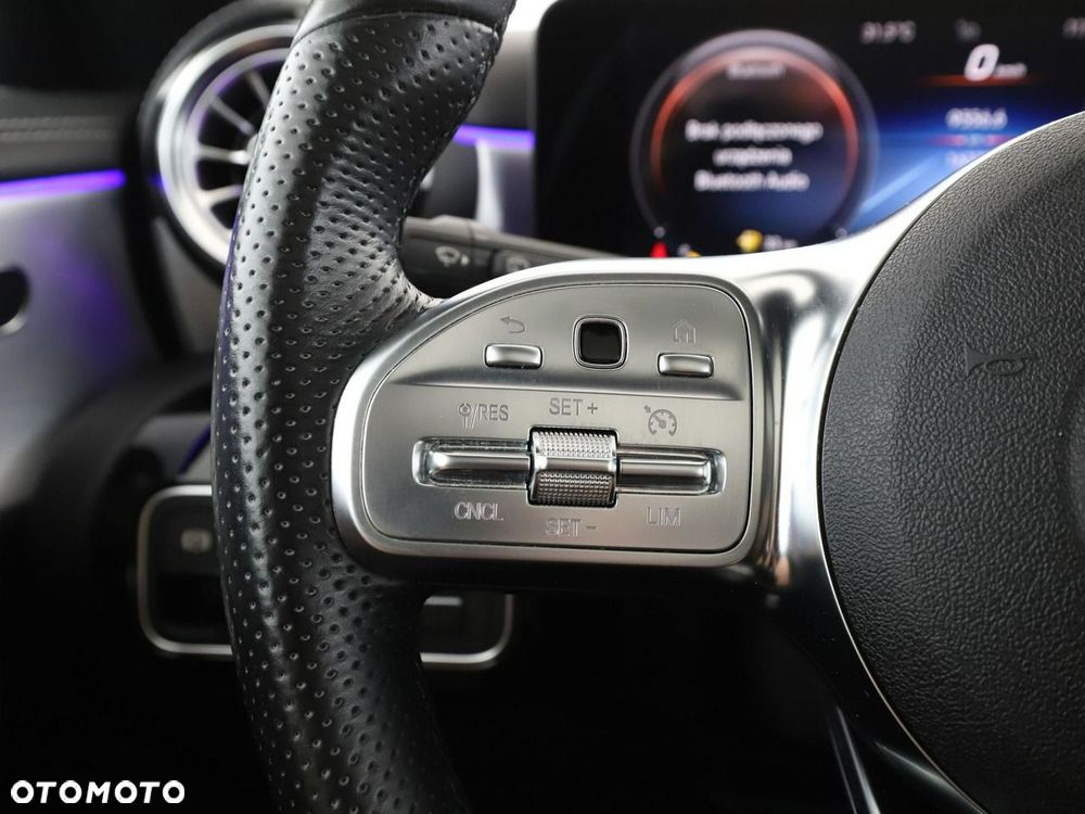 Mercedes-Benz CLA 200 7G-DCT Edition AMG Line - 33