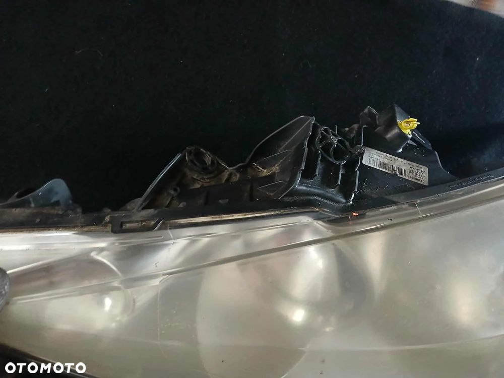 Peugeot 207 Lampa przednia prawa, lewa - 5