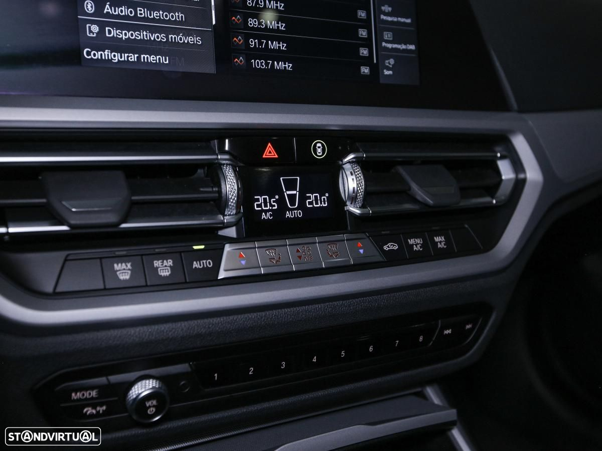 BMW 318 d Touring Auto - 25