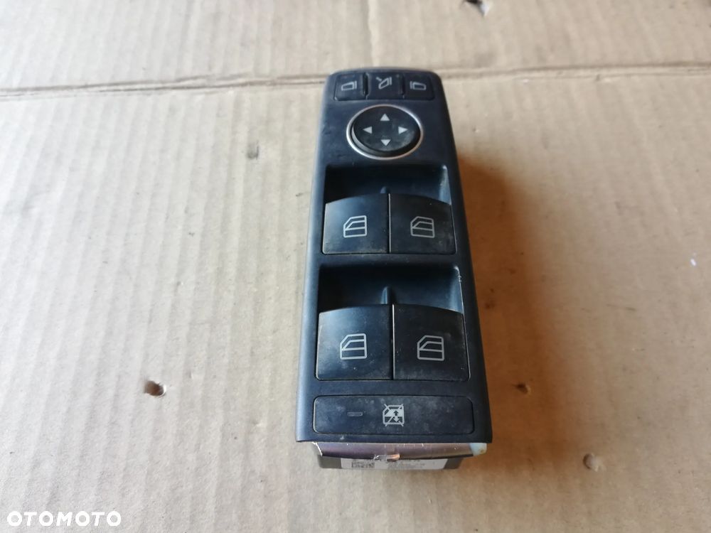 PRZEŁĄCZNIK SZYB I LUSTEREK MERCEDES W212 A2129056100 - 1