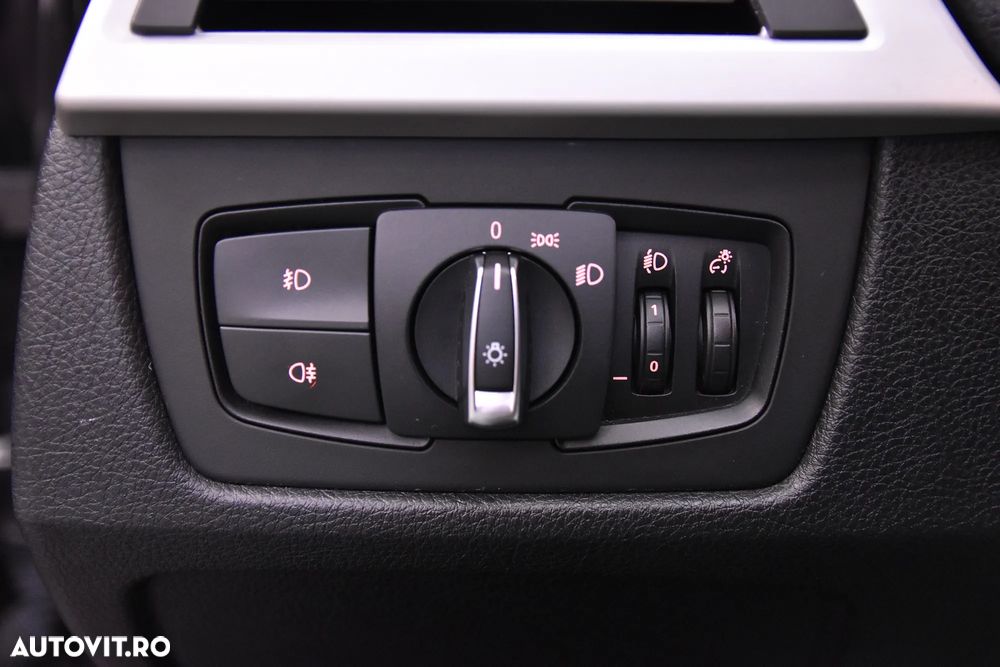 BMW Seria 3 320i Aut. - 15
