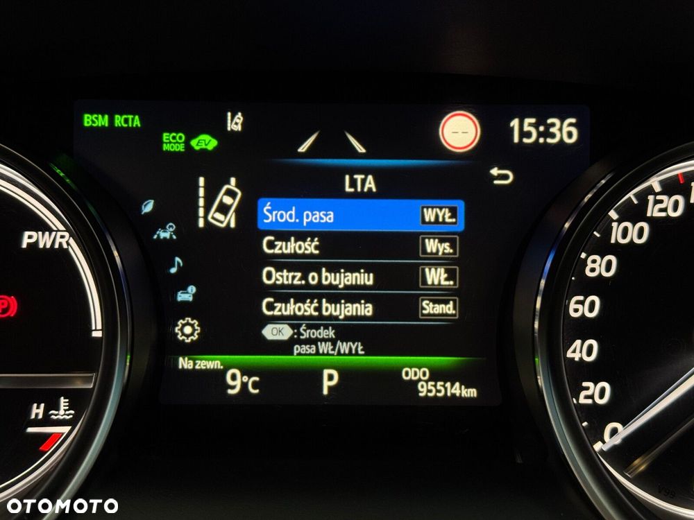 Toyota Camry 2.5 Hybrid Executive CVT - 32