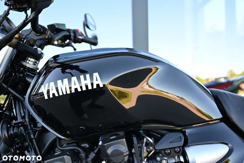 Yamaha XJR - 38