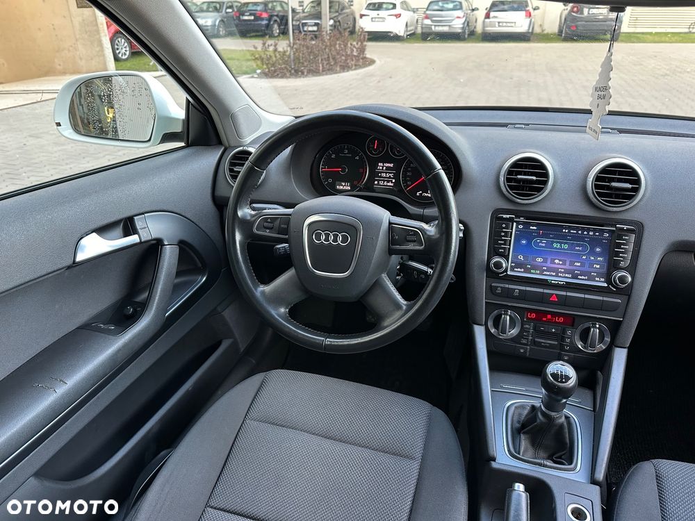 Audi A3 3-drzwiowe 1.6 TDI DPF Ambition - 6