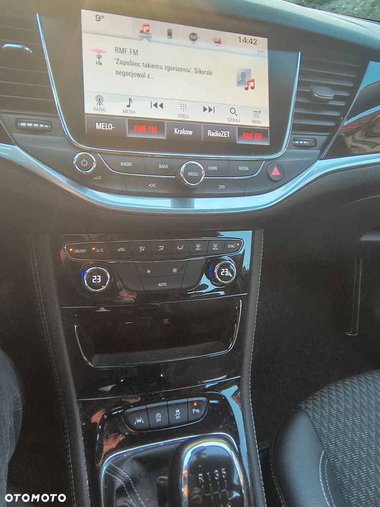 Opel Astra 1.4 T Dynamic - 19