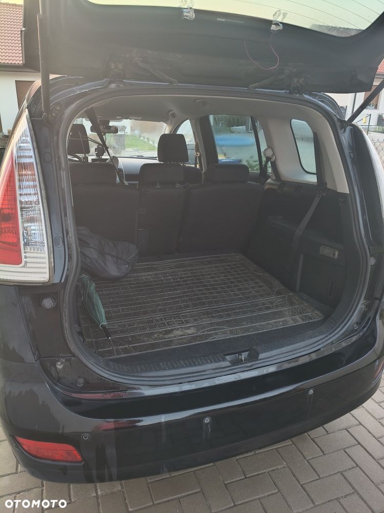 Mazda 5 - 6