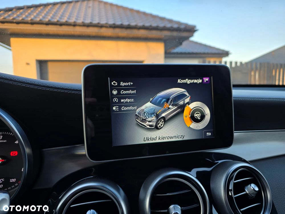 Mercedes-Benz GLC - 39