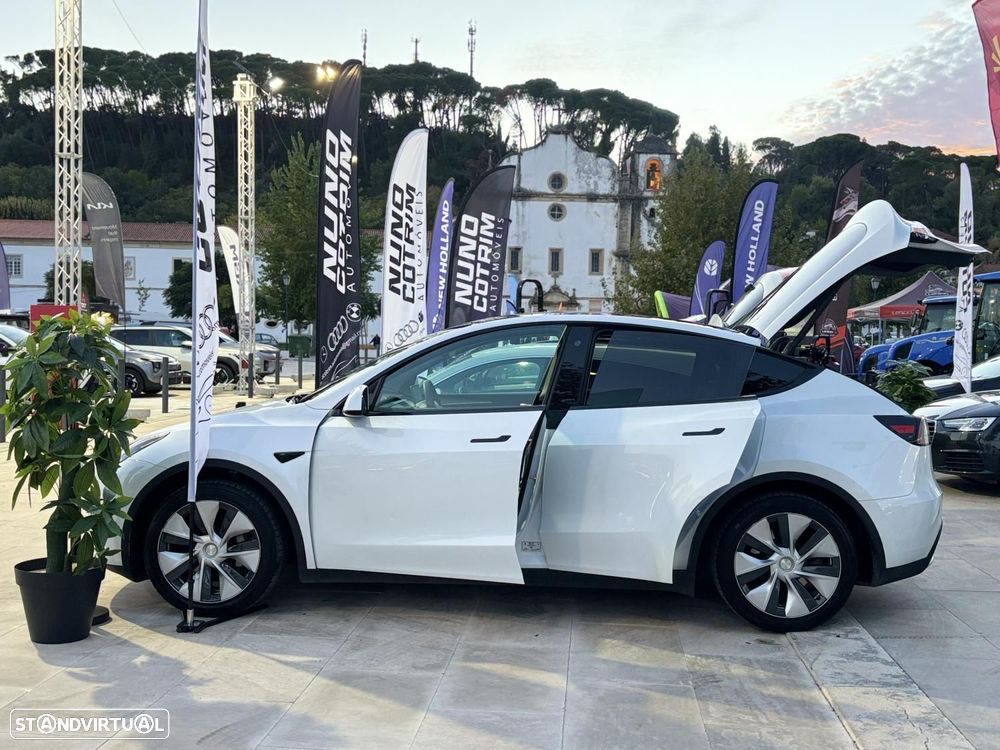 Tesla Model Y Standard RWD - 3