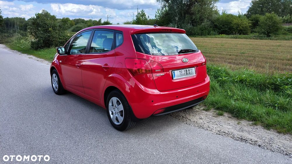 Kia Venga - 21