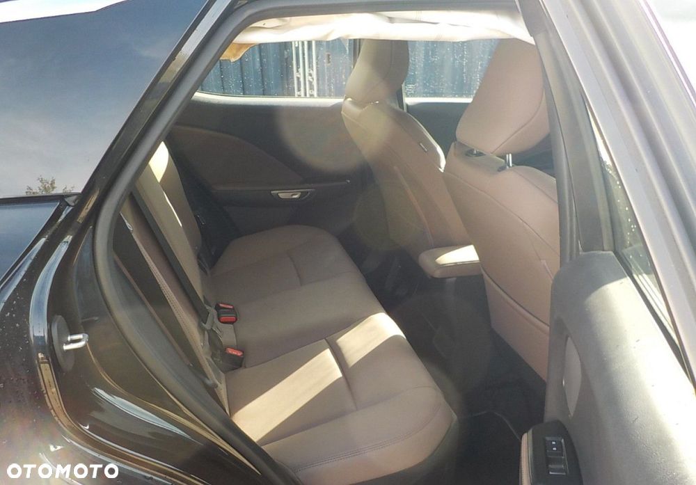 Lexus LBX - 16