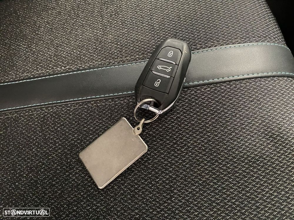 Peugeot 308 SW 1.2 PureTech Allure EAT8 - 22