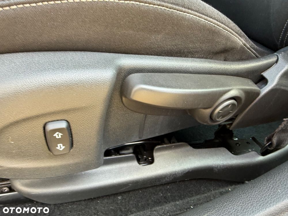 Opel Astra 1.4 Turbo Start/Stop Business - 12