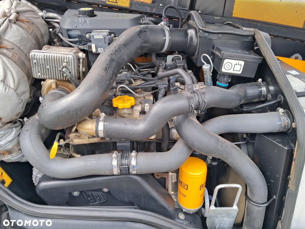 JCB 560-80 AGRI PLUS - 8