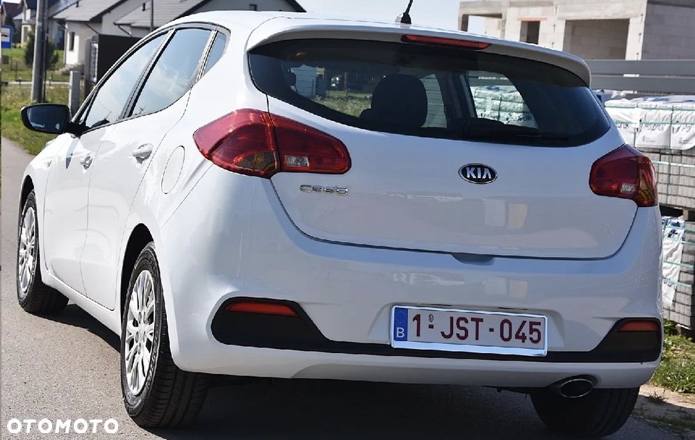 Kia Ceed - 8