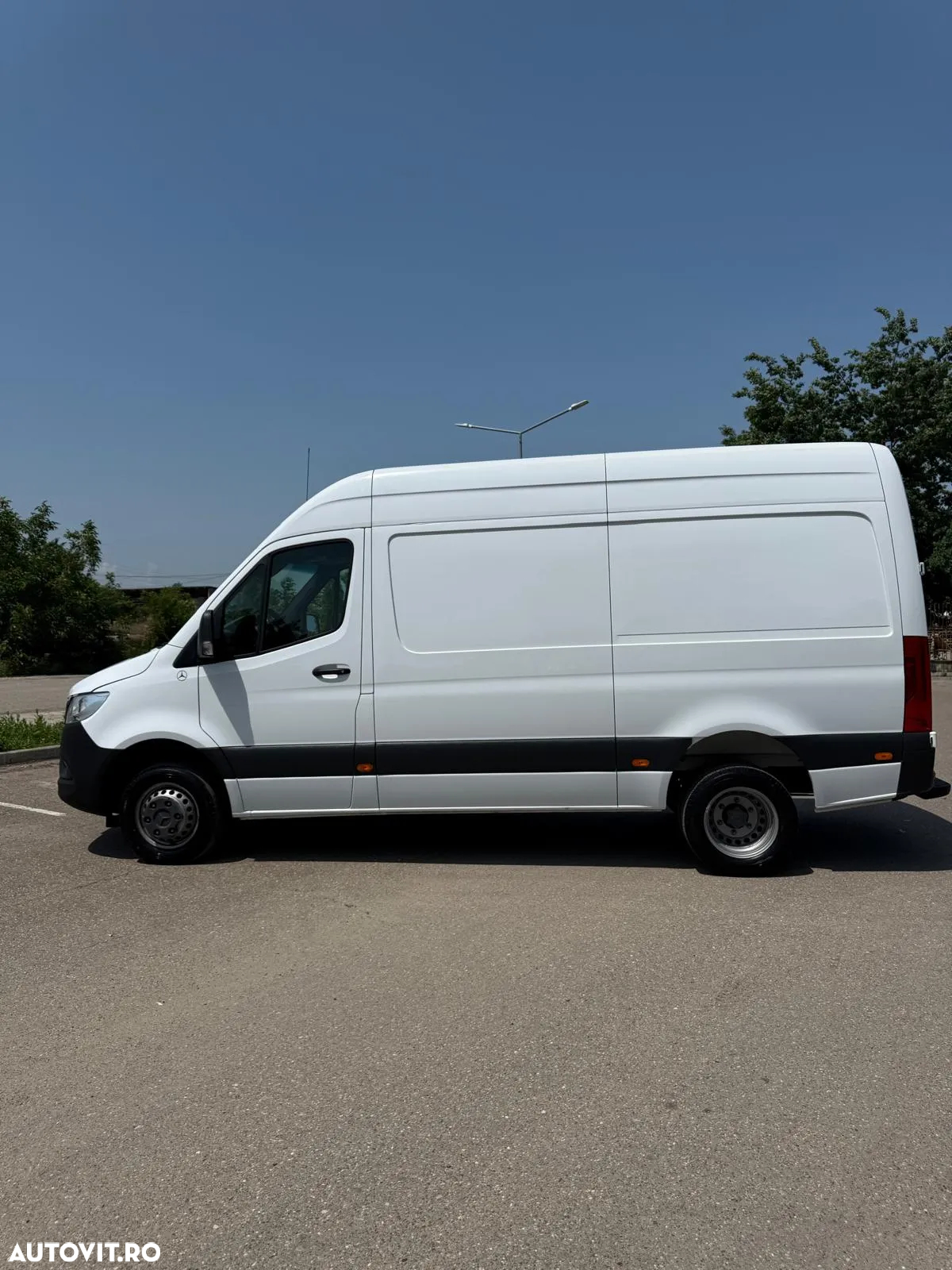 Mercedes-Benz Sprinter - 22