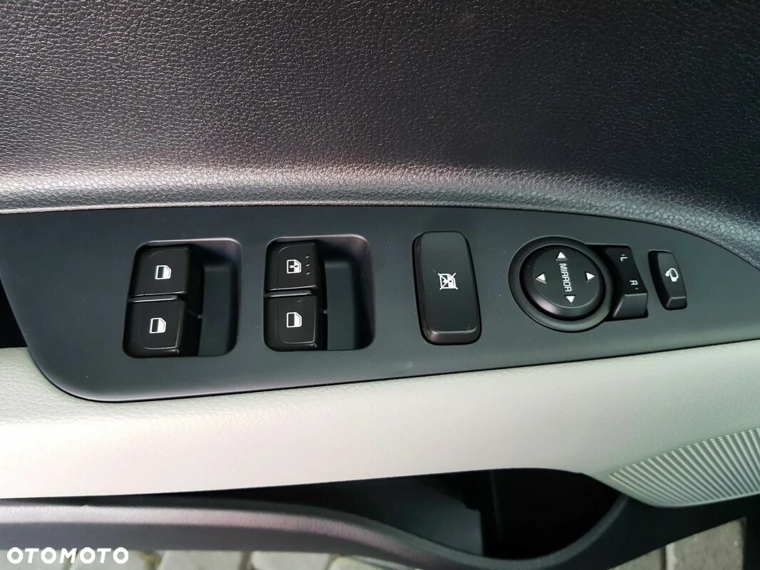 Kia Stonic 1.2 L - 10