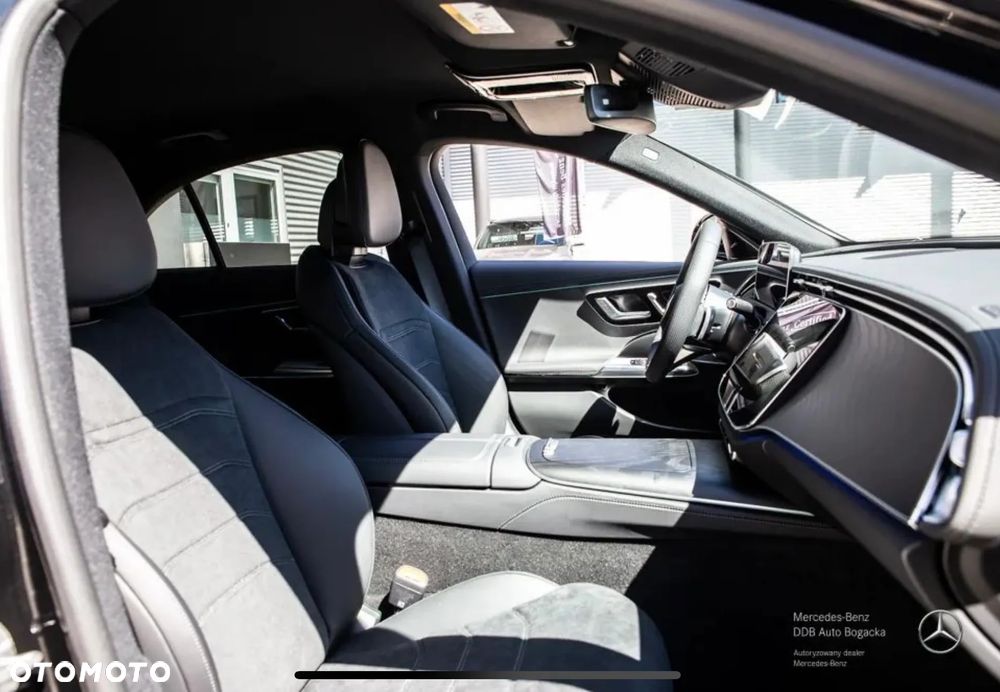 Mercedes-Benz Klasa E 200 4-Matic - 4