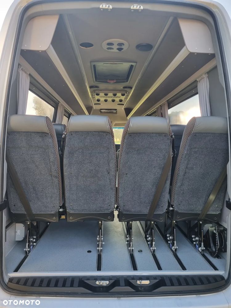 Mercedes-Benz Sprinter - 11