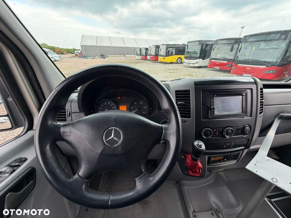 Mercedes-Benz Sprinter 519 - 20