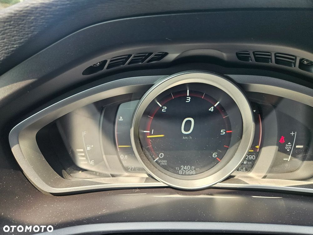 Volvo V40 D2 Momentum - 19
