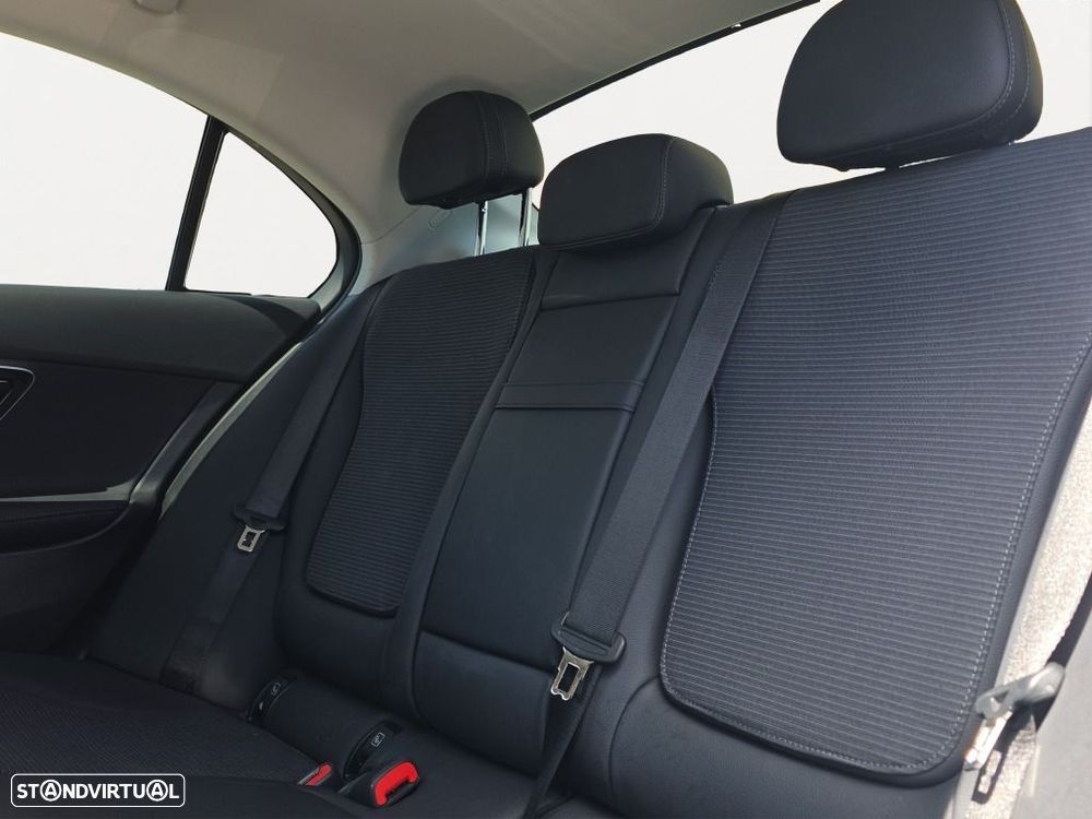 Mercedes-Benz C 300 de Avantgarde - 15