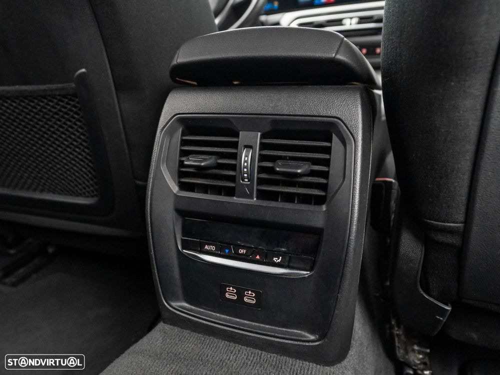 BMW 320 e Touring Auto - 46