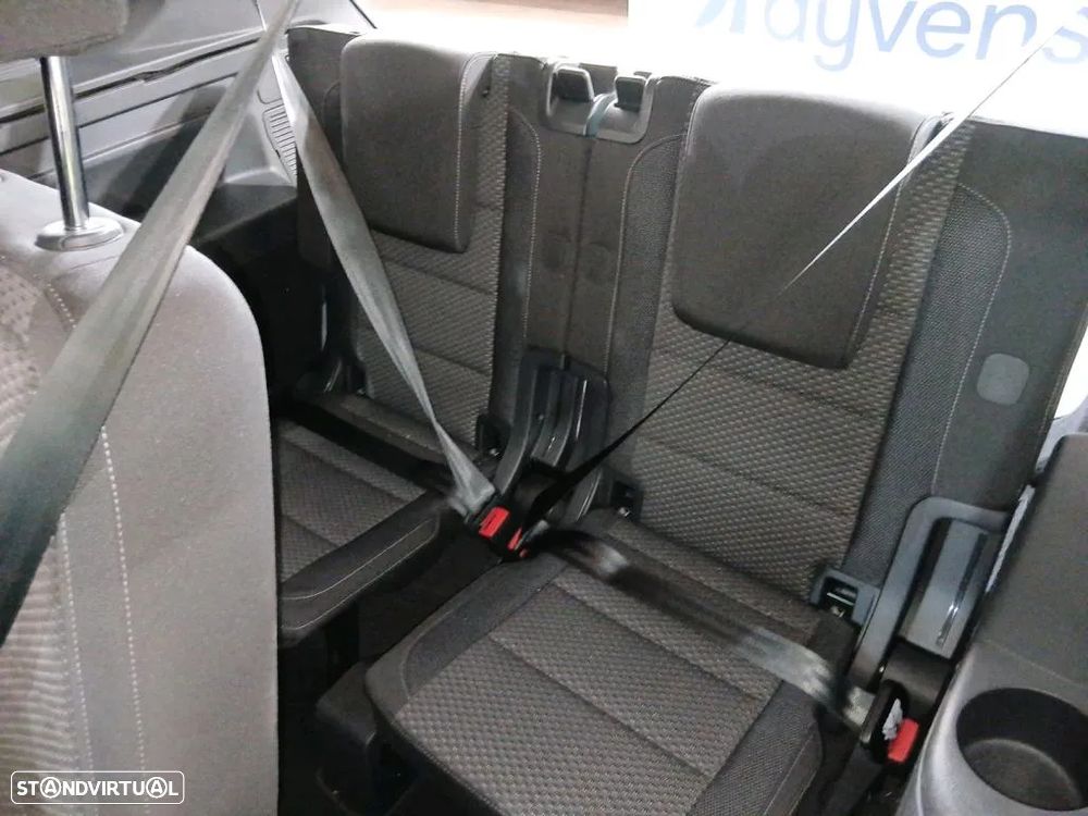 VW Touran 2.0 TDI Confortline DSG - 12